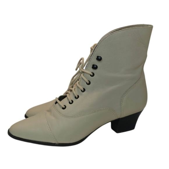 Vintage Bass cream leather lace up boots sz 7.5 - Picture 3 of 9